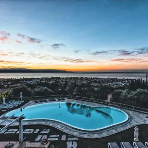 *** Aparthotel La Chioma Di Berenice Garda Italy